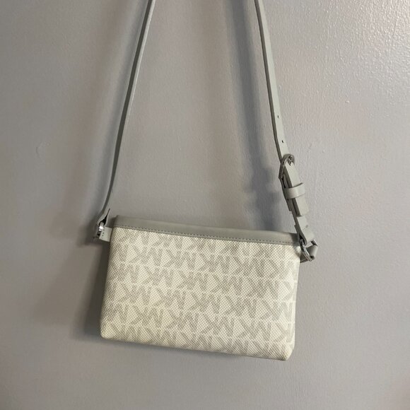 Michael Kors belt bag - Picture 3 of 11